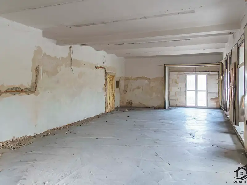Prodej obchodního prostoru 700 m², Orlová – náhled fotky 3