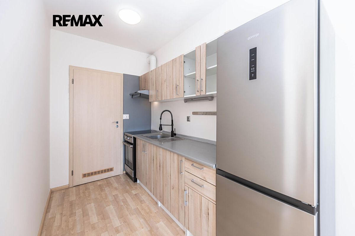 Pronájem bytu 1+kk 37 m² – fotografie 2