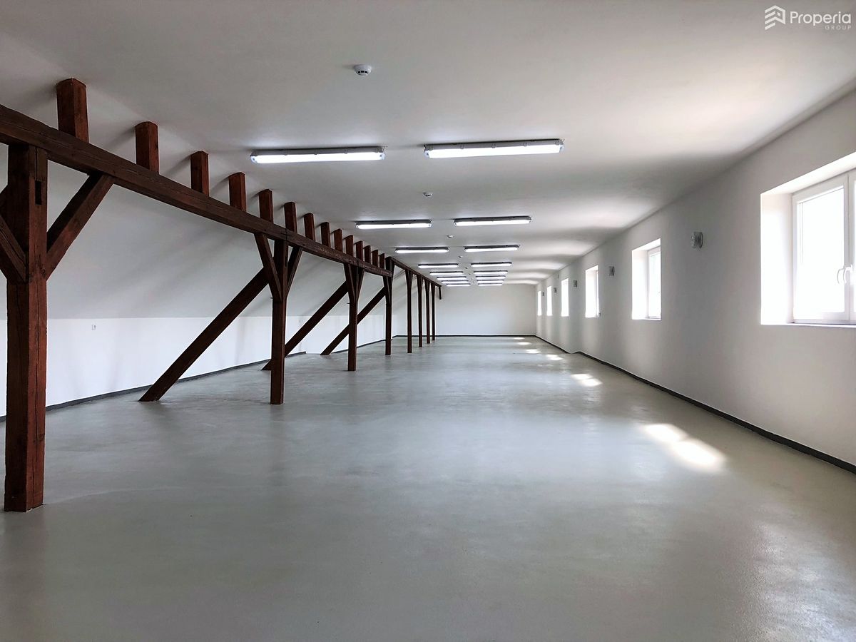 Pronájem skladového prostoru 300 m²
