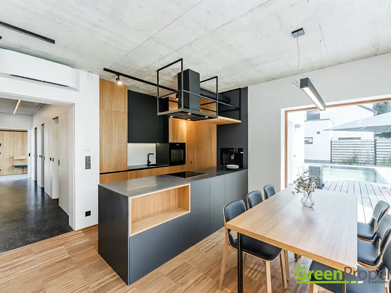 Prodej rodinného domu 308 m², pozemek 1907 m², Chocerady – náhled fotky 3