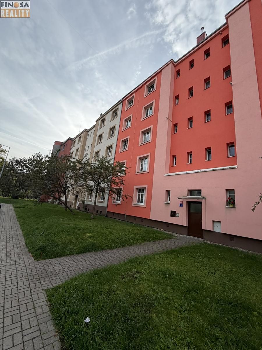 Pronájem bytu 1+1 42 m²