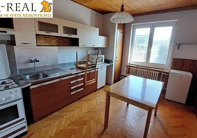 Pronájem bytu 3+1 100 m², Buchlovice – náhled fotky 2
