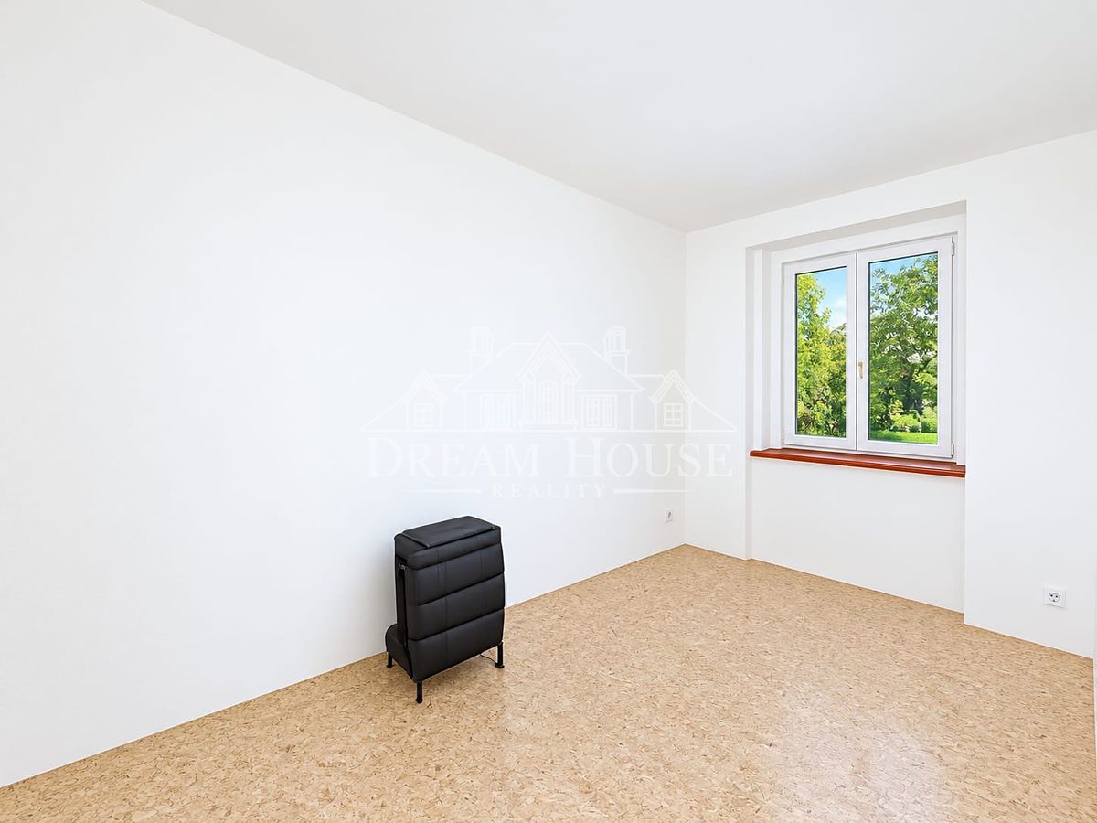 Pronájem bytu 2+kk 46 m² – fotografie 2