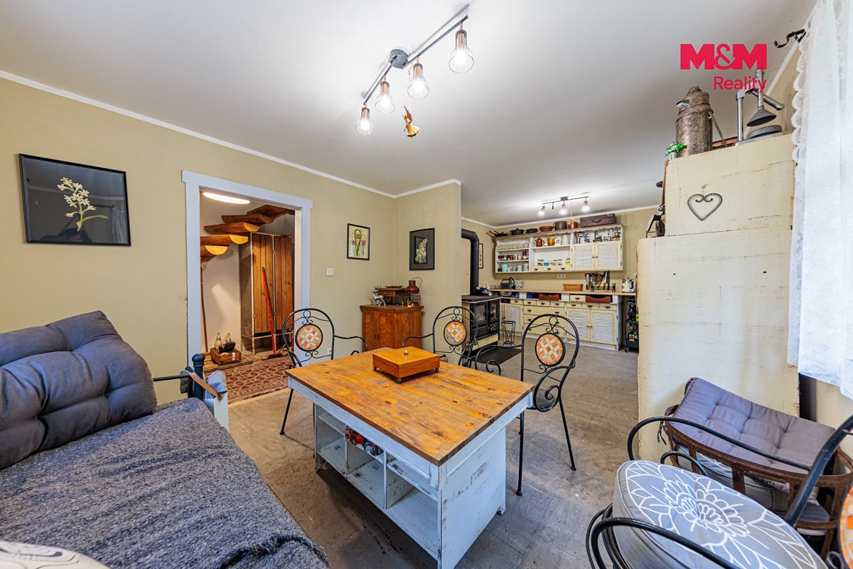 Prodej rodinného domu 90 m², pozemek 1564 m² – fotografie 3