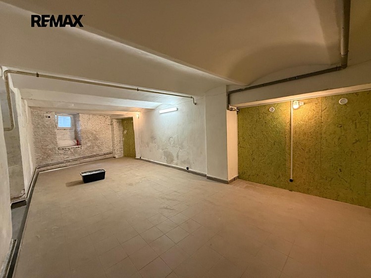 Комерційне приміщення на продаж, 71 м² (1 з 8)