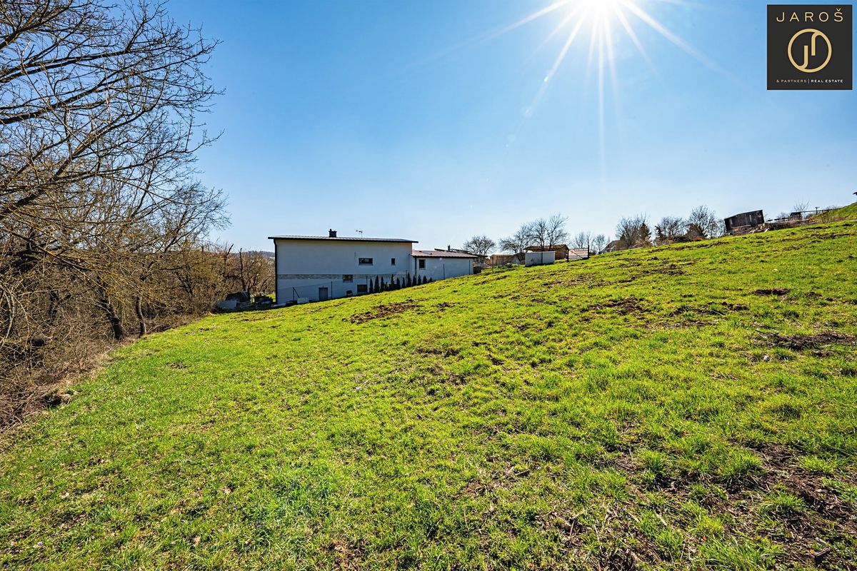 Prodej stavebního pozemku 915 m² – fotografie 3