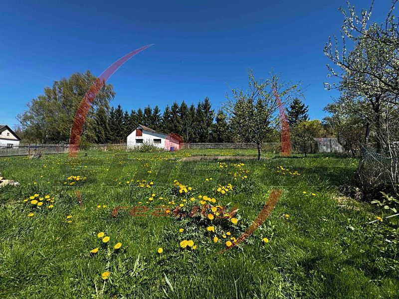 Prodej stavebního pozemku 941 m² – fotografie 2