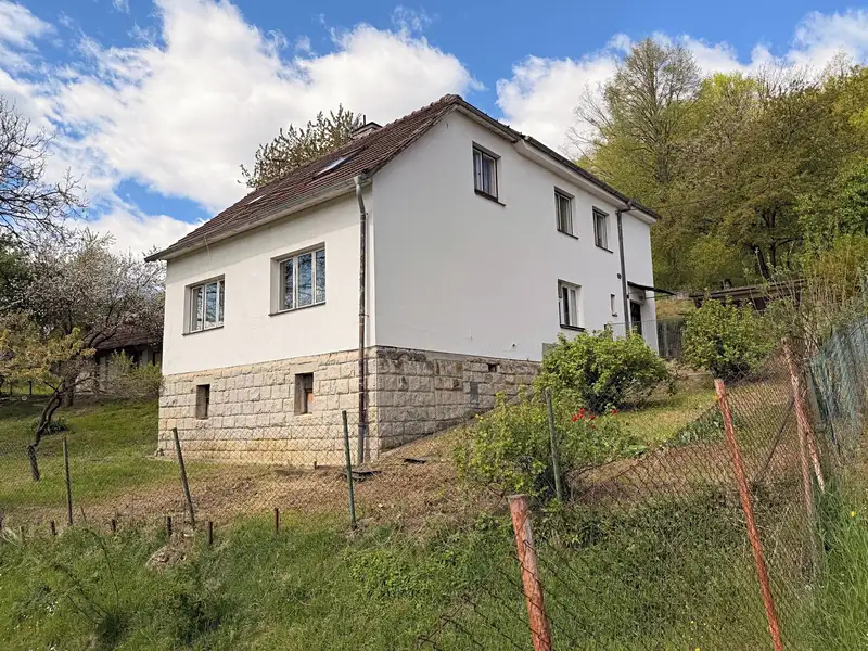 Prodej rodinného domu 260 m², pozemek 2151 m², Luhačovice – náhled fotky 1