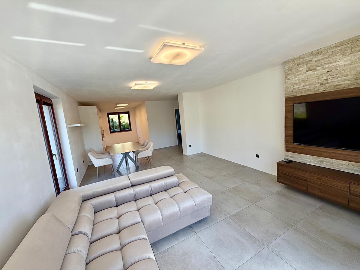 Pronájem bytu 2+kk 90 m² – fotografie 2