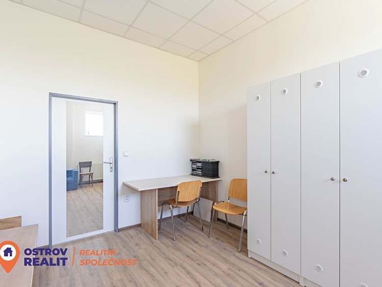 Prodej komerčního prostoru, 1 450 m² (15 z 36)