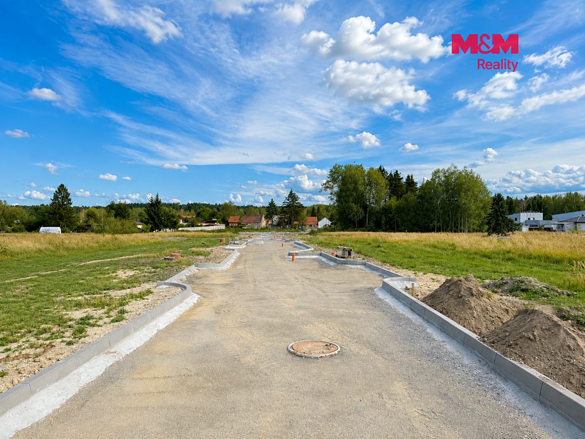 Prodej stavebního pozemku 993 m² – fotografie 3