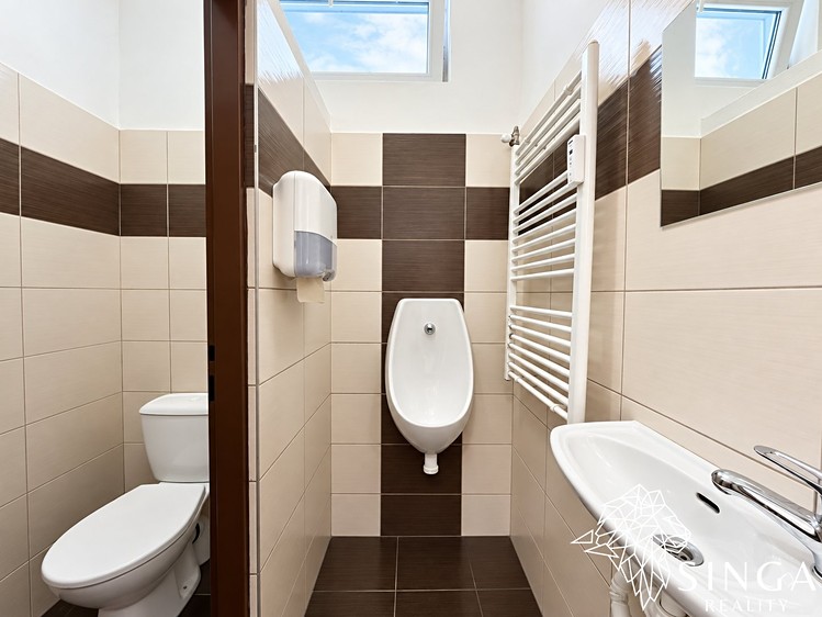Комерційне приміщення в оренду, 107 м² (12 з 12)