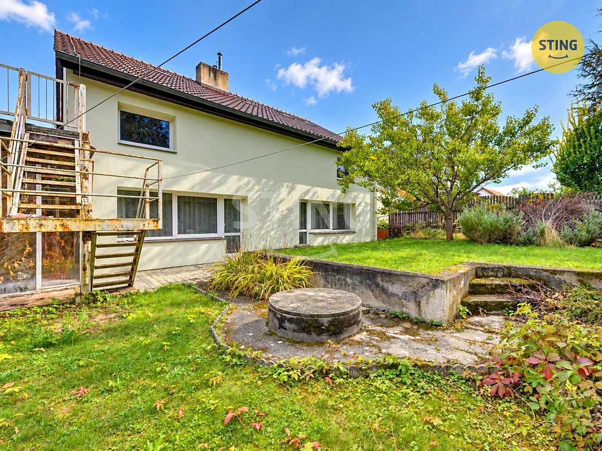 Prodej rodinného domu 400 m², pozemek 852 m² – fotografie 3