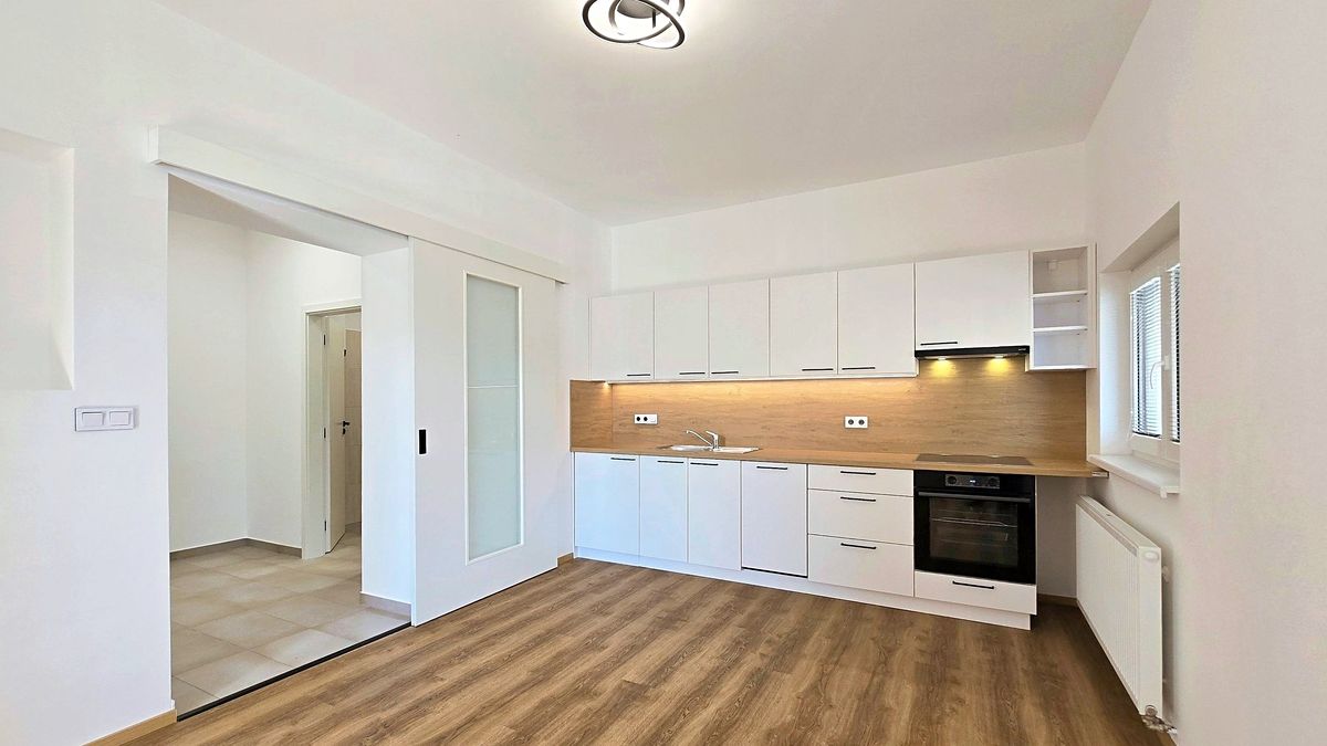 Pronájem bytu 2+kk 38 m²