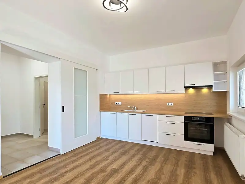 Pronájem bytu 2+kk 38 m², Beroun – náhled fotky 1