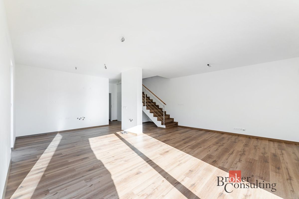 Prodej rodinného domu 147 m², pozemek 313 m² – fotografie 2