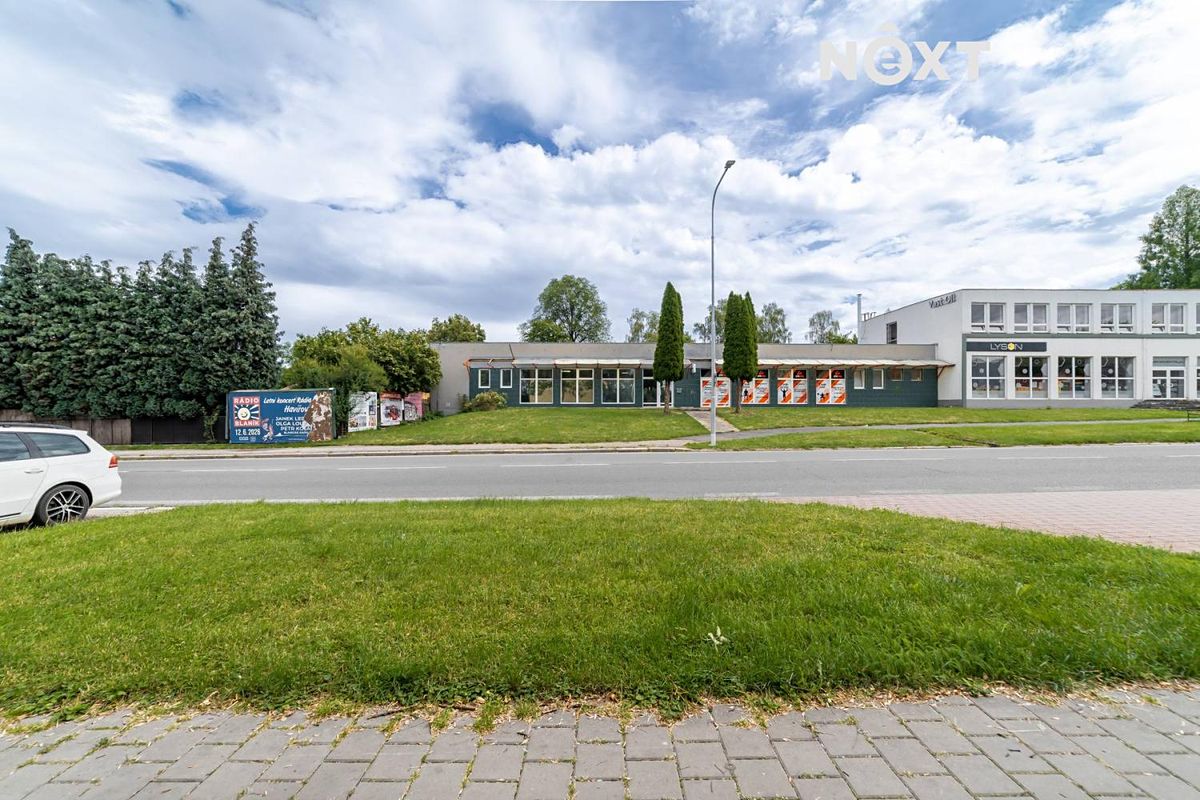 Pronájem obchodního prostoru 142 m² – fotografie 2
