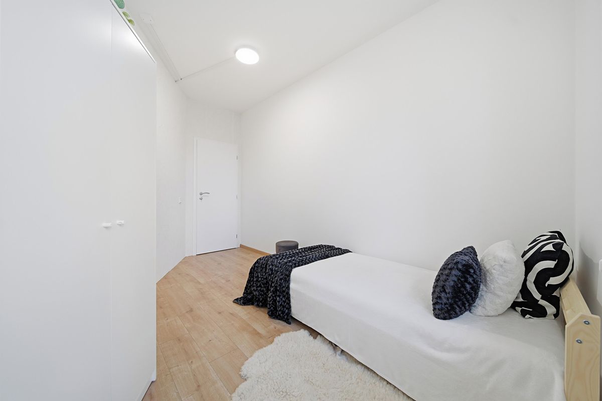 Pronájem bytu pokoje 13 m² – fotografie 2