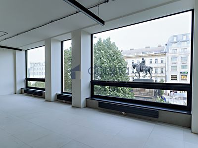 Pronájem kanceláře 652 m²