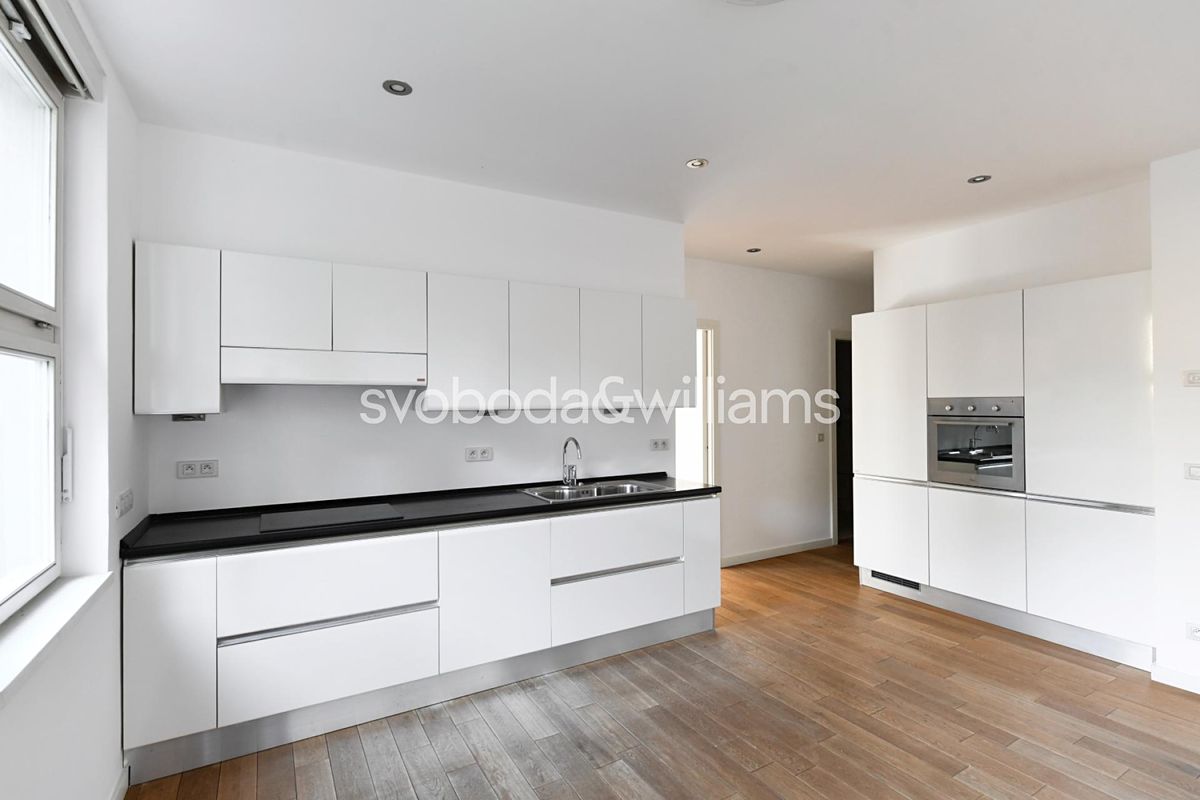 Pronájem bytu 2+kk 61 m² – fotografie 2