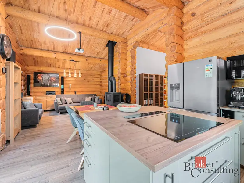 Prodej rodinného domu 154 m², pozemek 1388 m², Kamenice – náhled fotky 2
