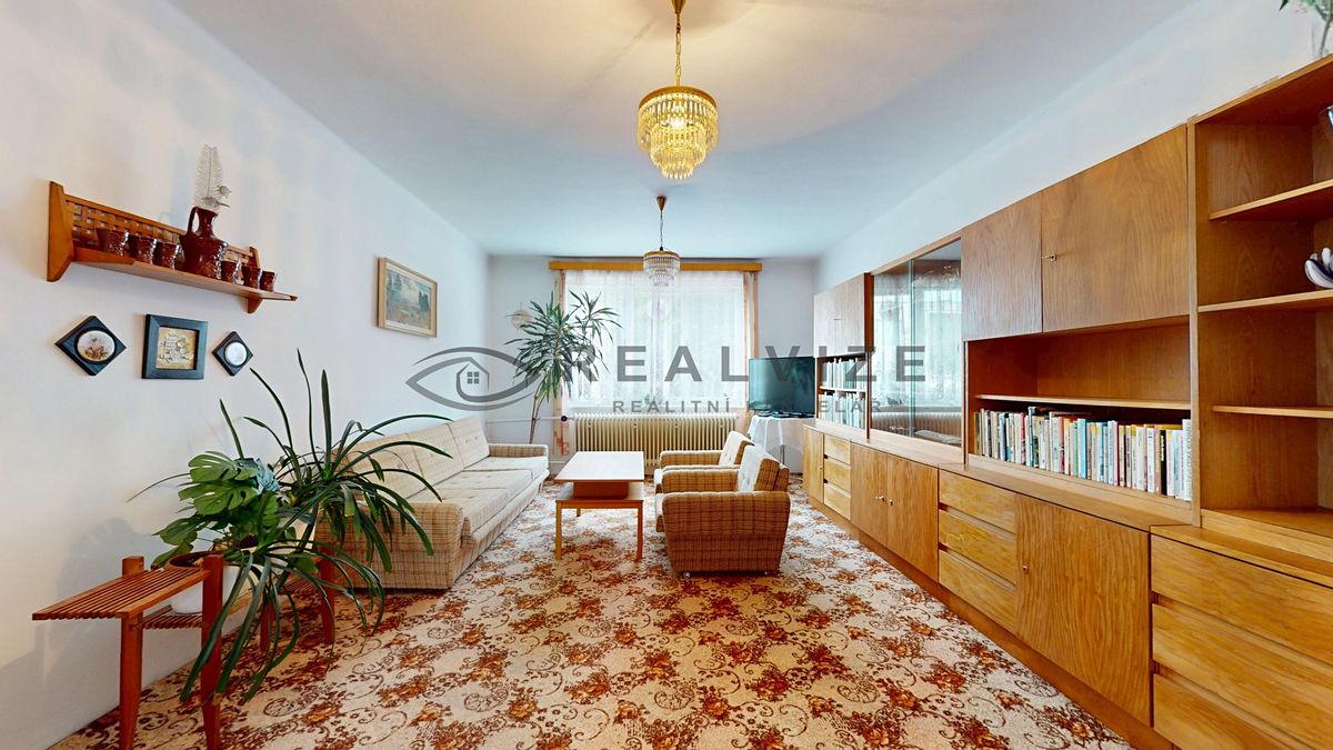 Prodej rodinného domu 180 m², pozemek 1451 m² – fotografie 3