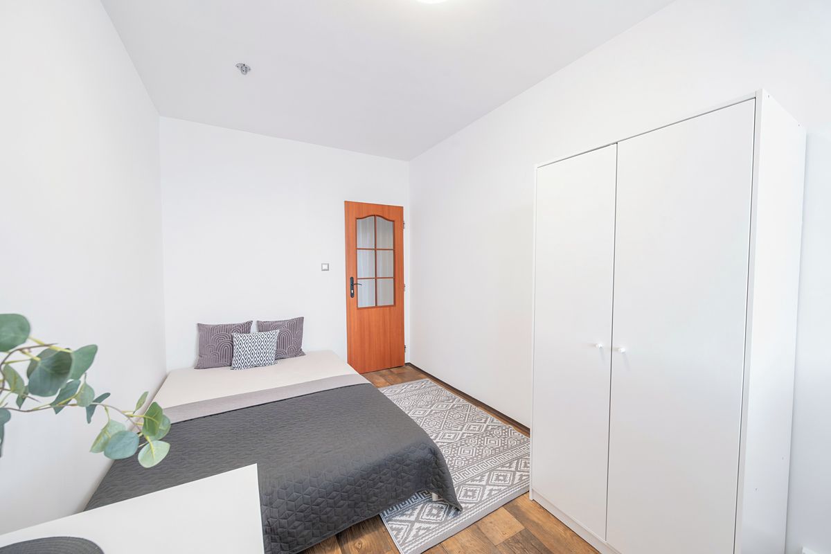 Pronájem bytu pokoje 14 m² – fotografie 2