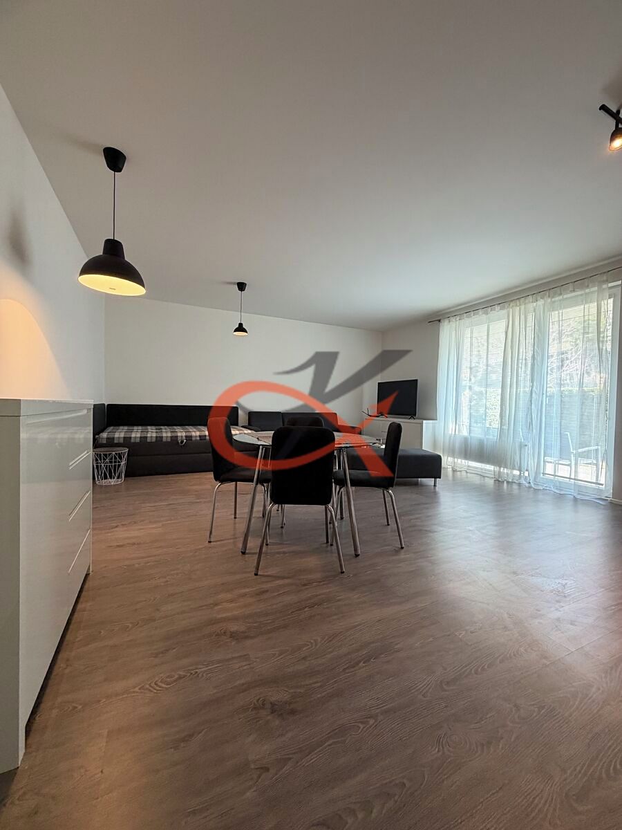 Pronájem bytu 2+kk 60 m² – fotografie 3