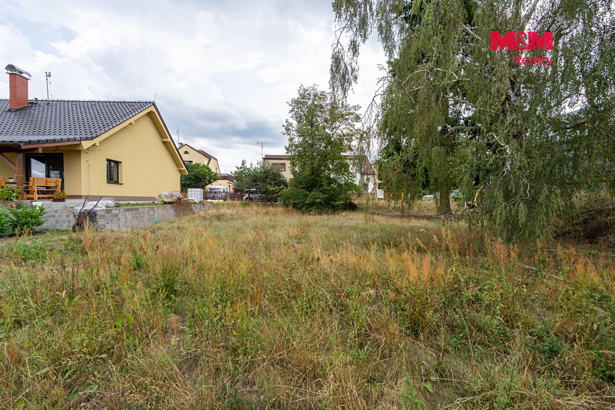 Prodej stavebního pozemku 698 m² – fotografie 2