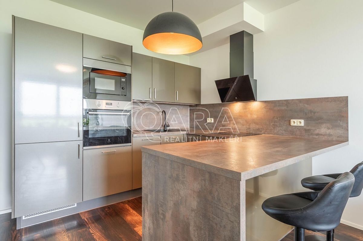 Pronájem bytu 2+kk 53 m² – fotografie 2