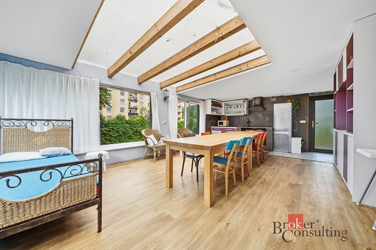 Prodej rodinného domu 180 m², pozemek 833 m² – fotografie 3
