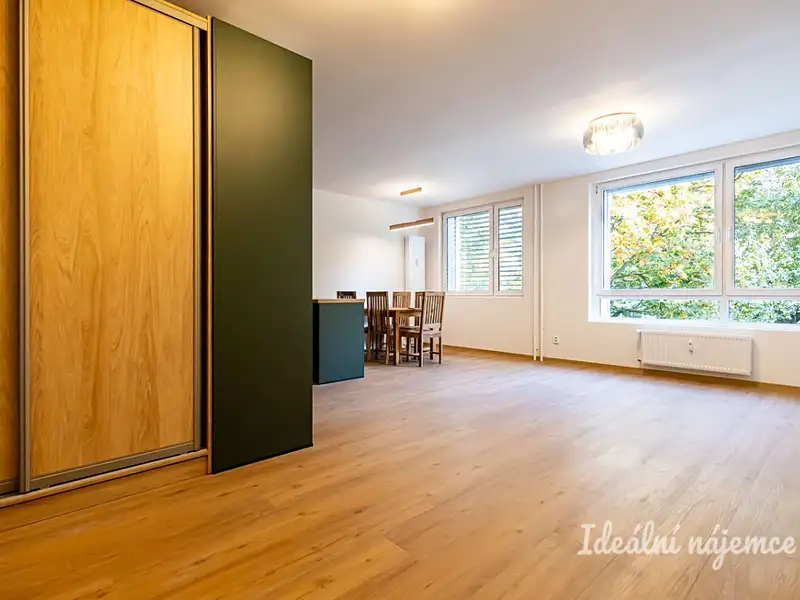 Pronájem bytu 3+kk 69 m², Praha – náhled fotky 2