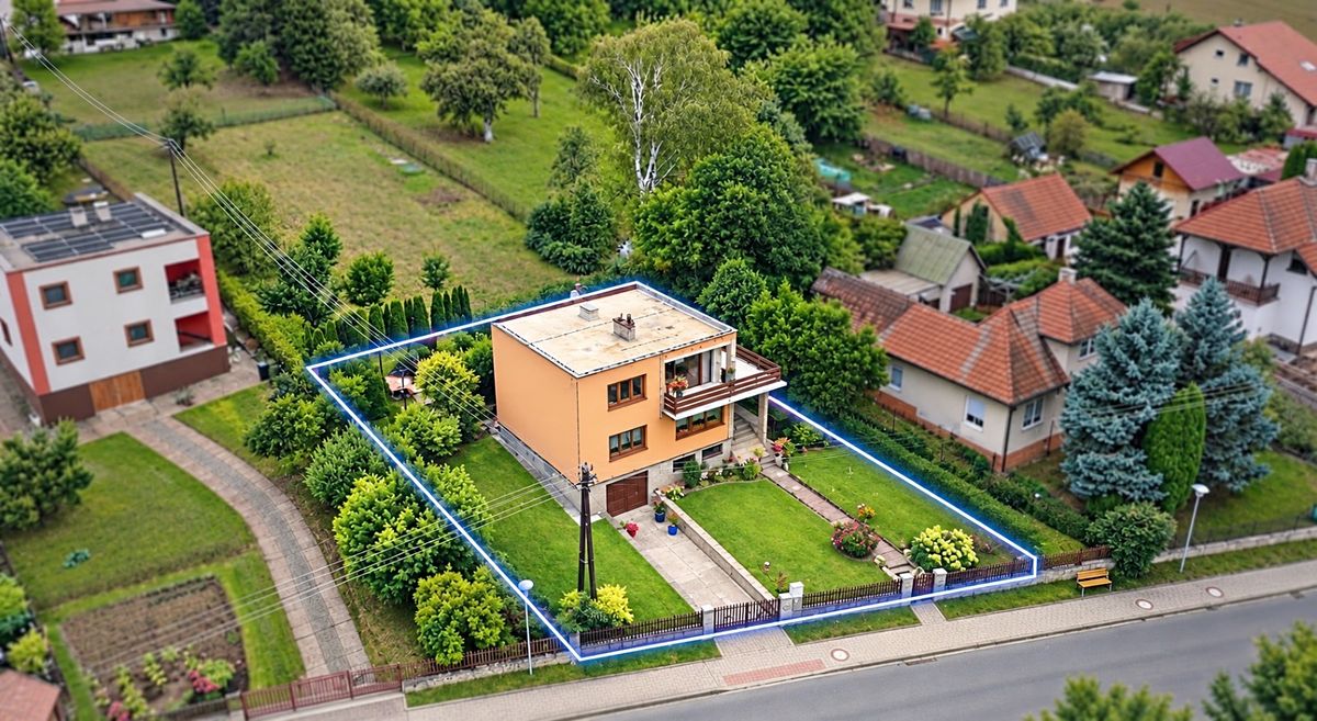 Prodej rodinného domu 241 m², pozemek 589 m² – fotografie 3
