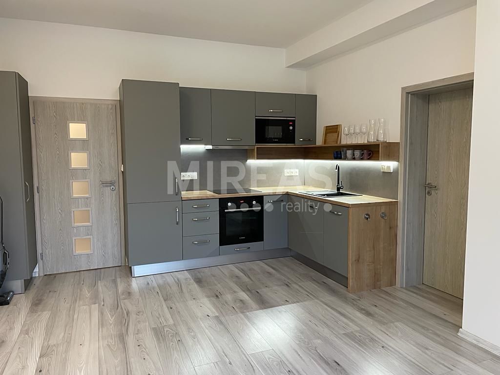 Pronájem bytu 2+kk 41 m² – fotografie 2