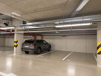 Pronájem garážového stání 13 m²