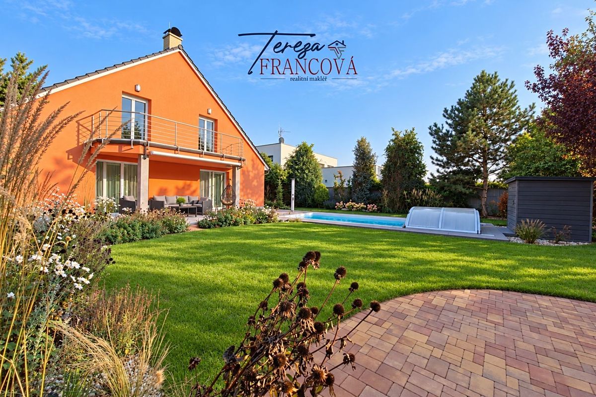 Prodej rodinného domu 267 m², pozemek 235 m²