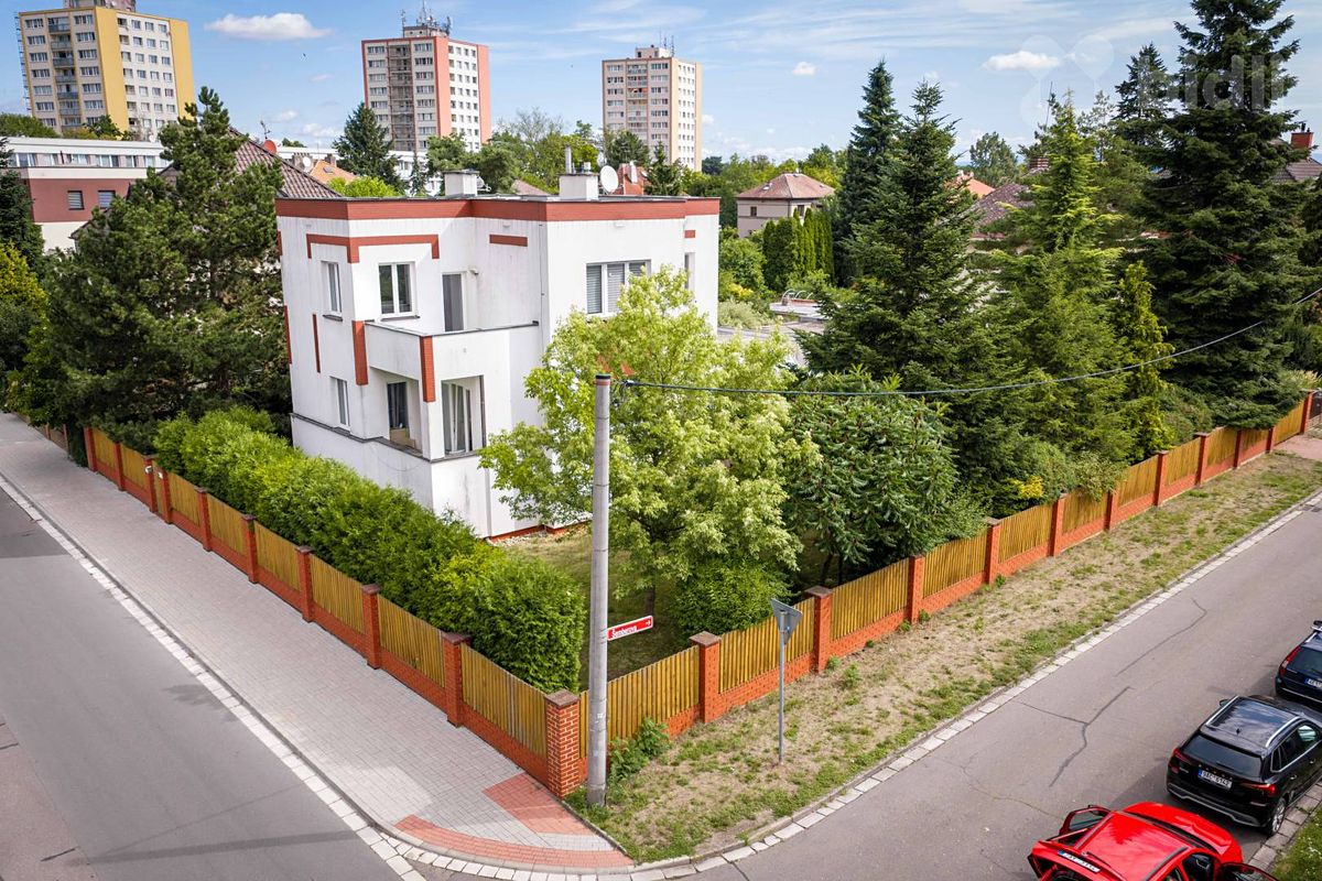Prodej vily 630 m², pozemek 1103 m² – fotografie 4