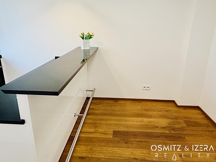 Pronájem bytu 2+kk, 40 m² (10 z 28)