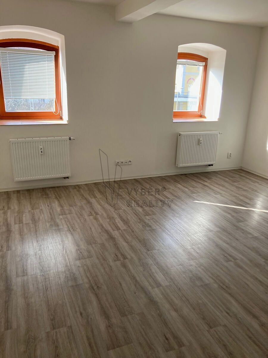 Pronájem bytu 1+kk 32 m² – fotografie 2
