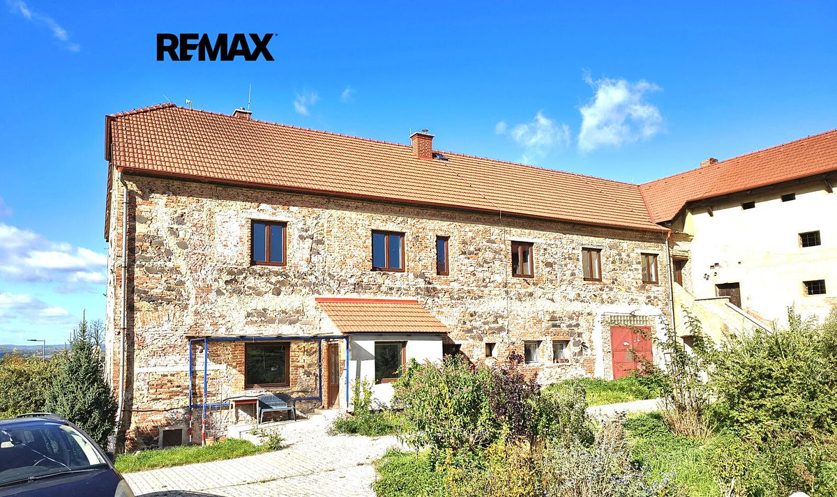 Prodej rodinného domu 767 m², pozemek 14442 m² – fotografie 2