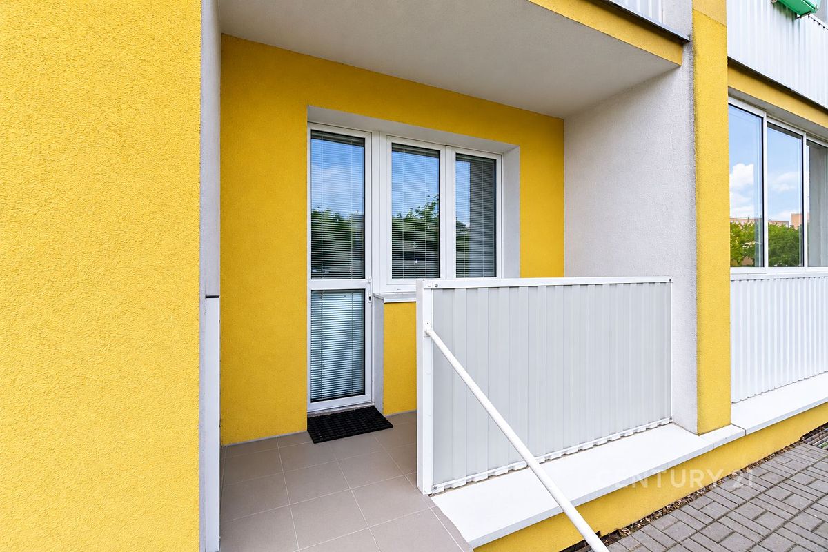 Pronájem kanceláře 68 m² – fotografie 2