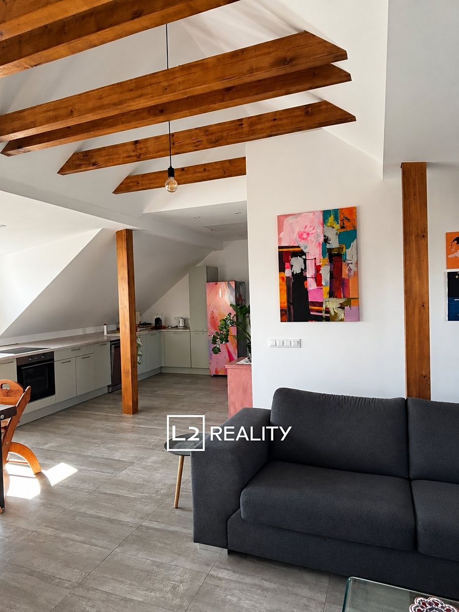 Pronájem bytu 2+kk 80 m² – fotografie 2