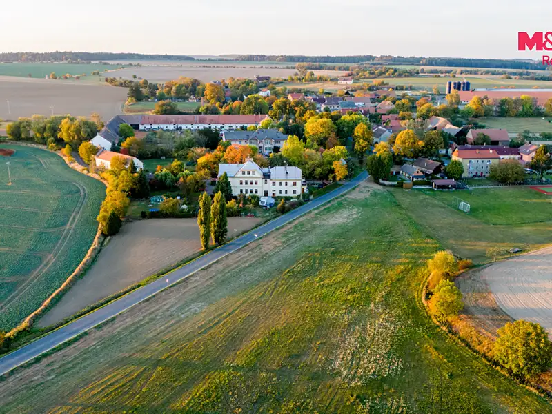 Prodej stavebního pozemku 4405 m², Šípy – náhled fotky 2