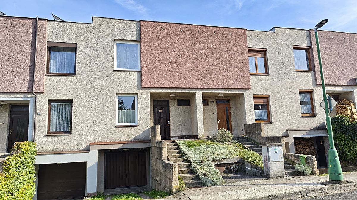Prodej rodinného domu 160 m², pozemek 200 m² – fotografie 4
