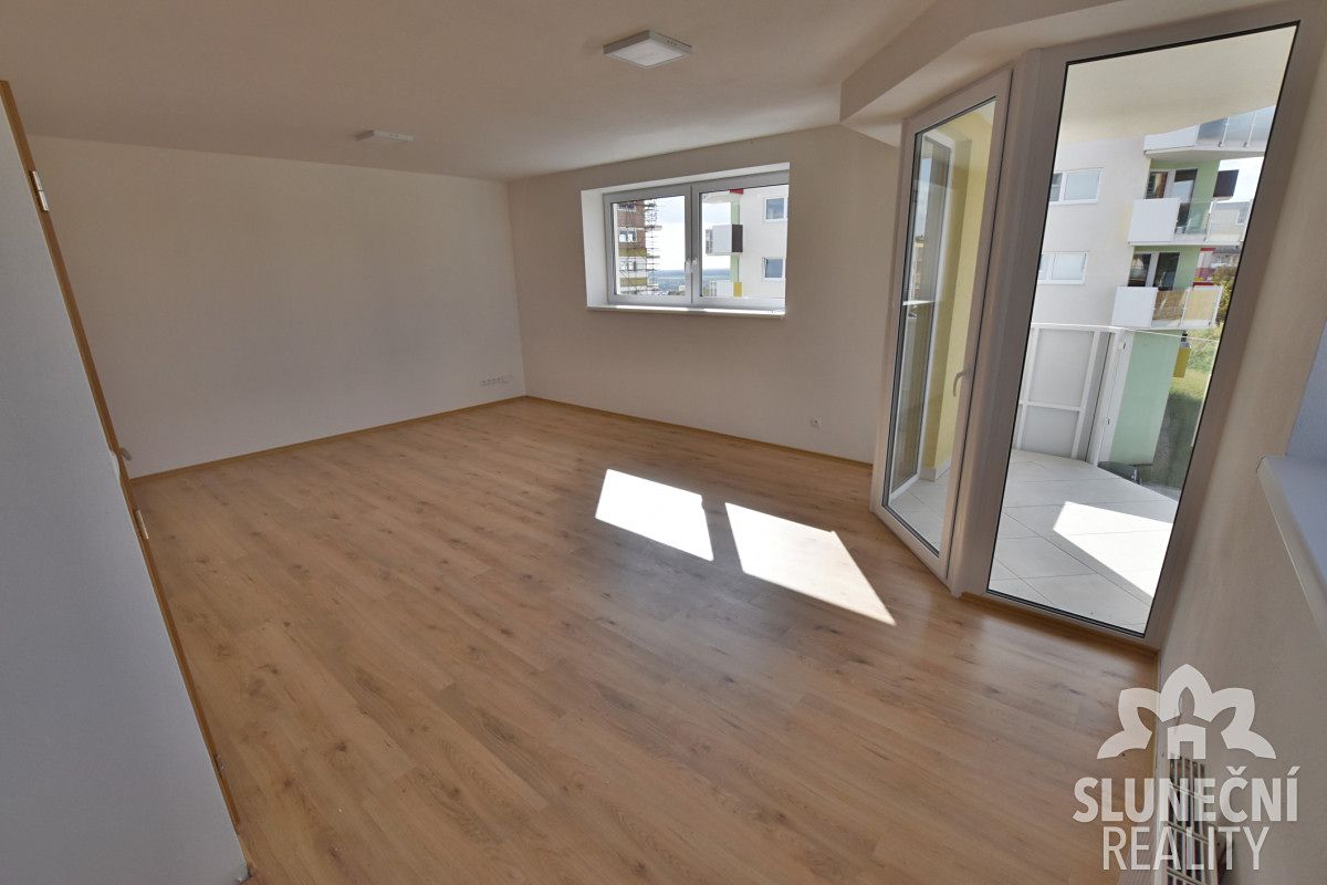 Pronájem bytu 2+kk 65 m² – fotografie 3