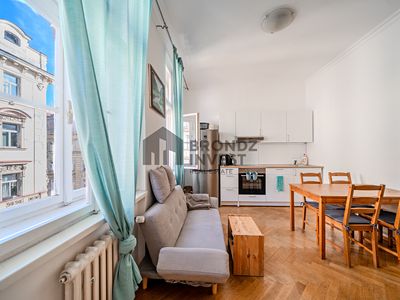 Pronájem bytu 1+1 38 m²