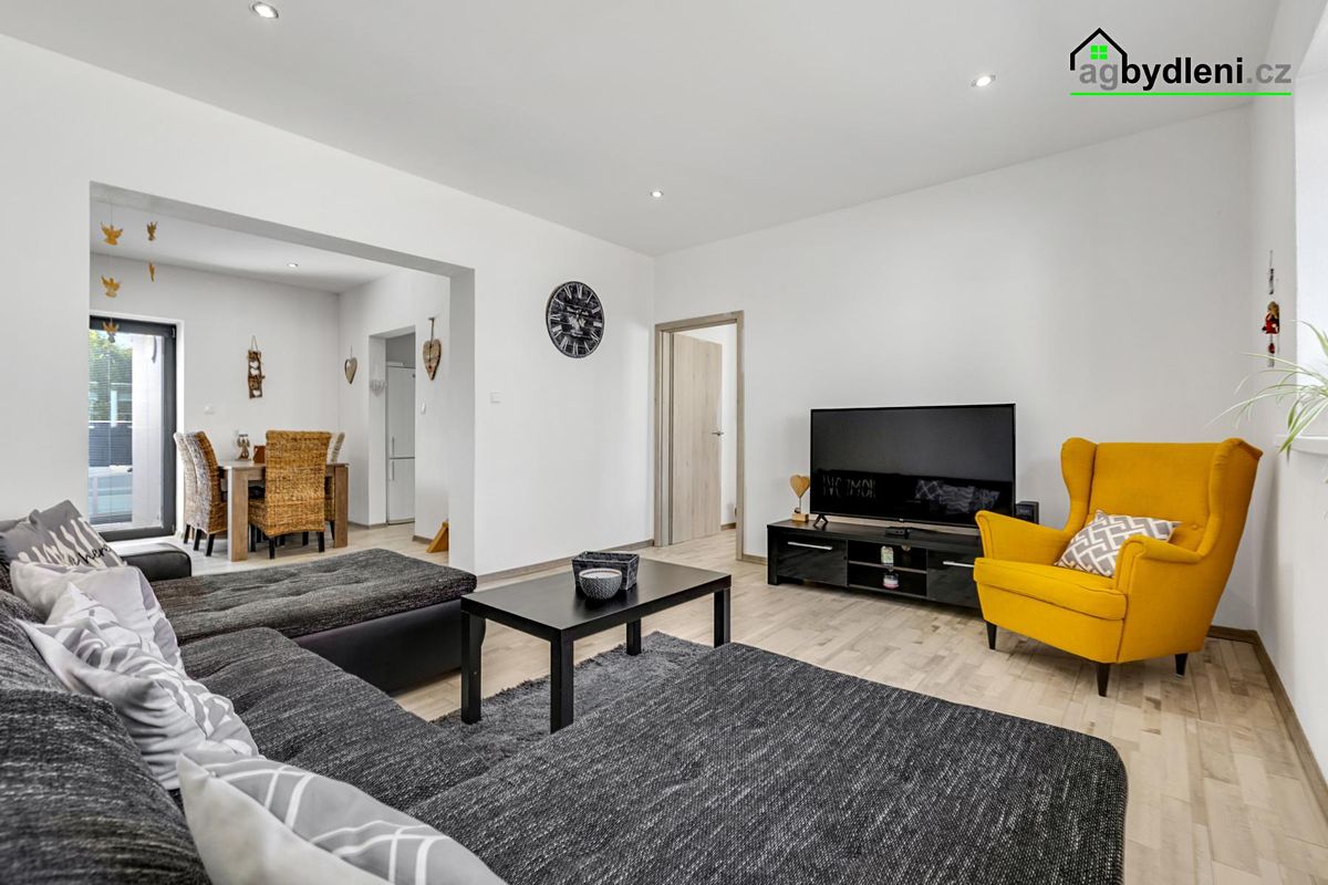 Prodej rodinného domu 140 m², pozemek 355 m² – fotografie 4