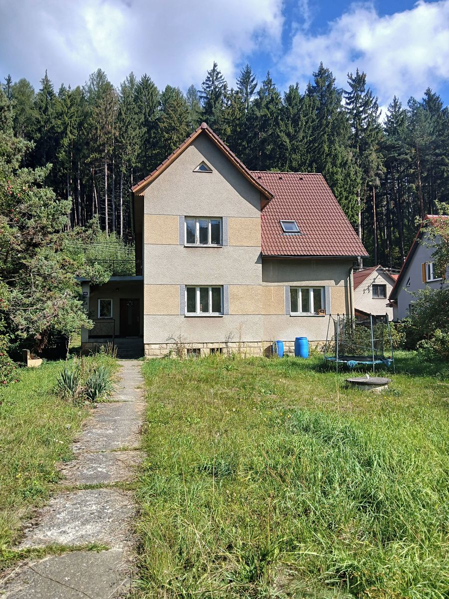 Pronájem rodinného domu 200 m², pozemek 1000 m²