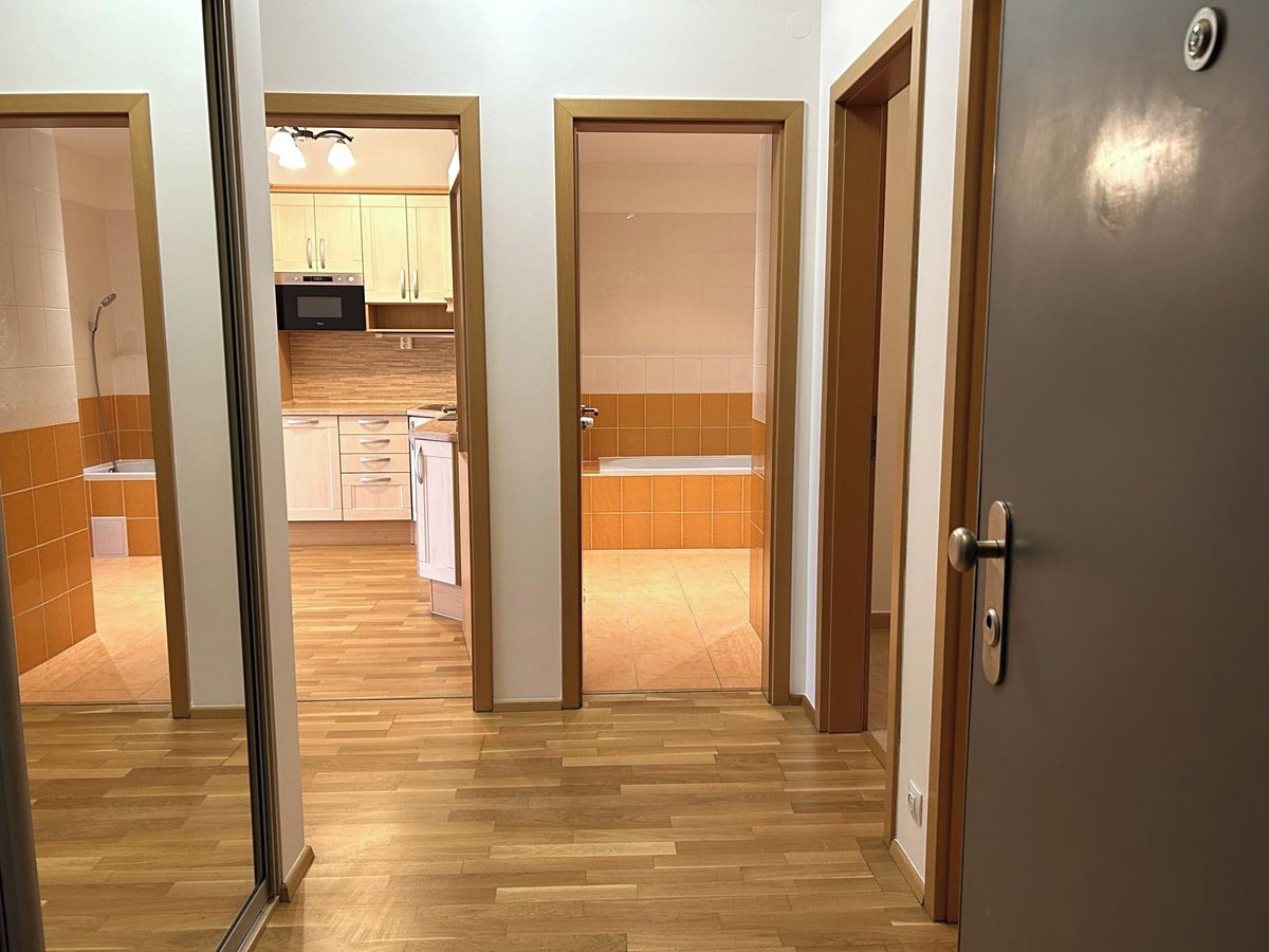 Pronájem bytu 2+kk 68 m² – fotografie 2