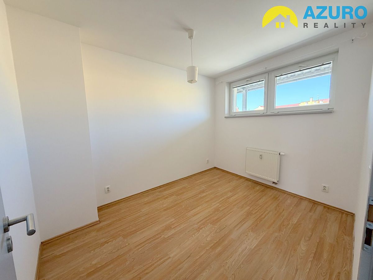 Pronájem bytu 2+kk 46 m² – fotografie 3
